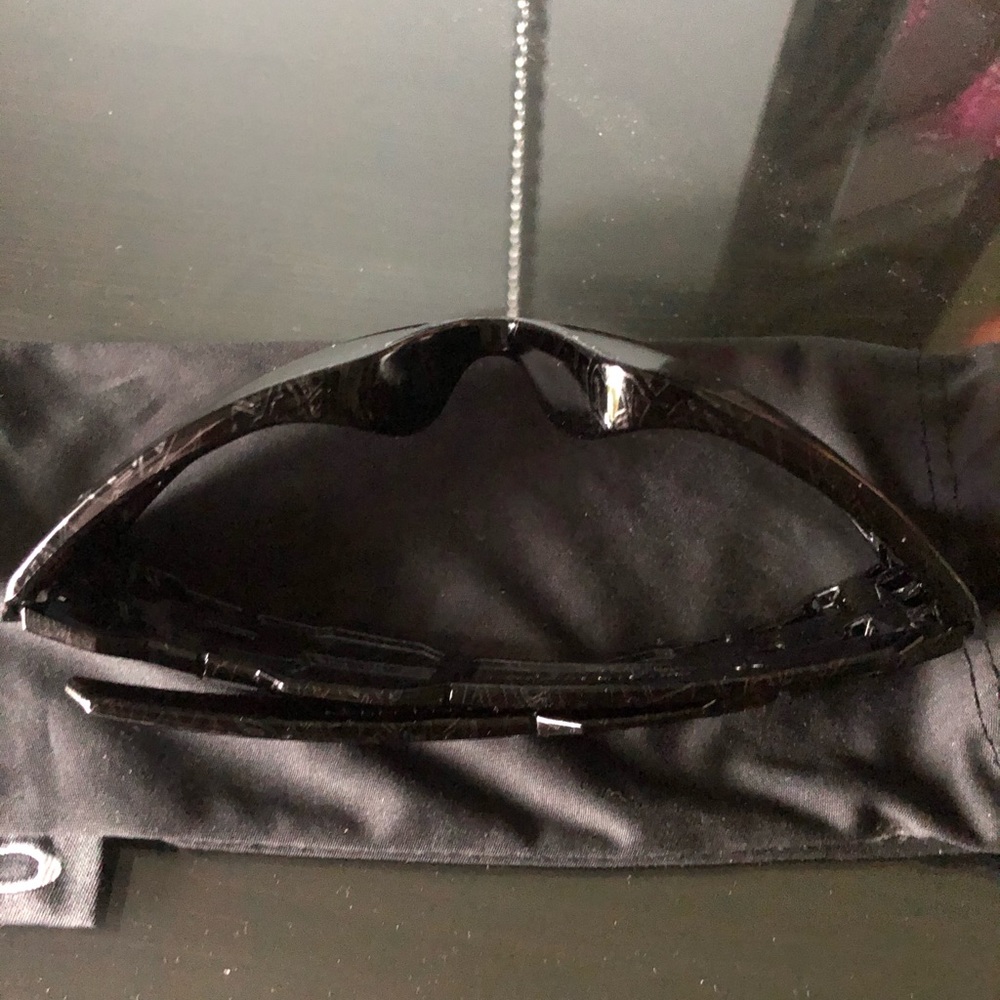 Men’s Oakley sunglasses - Picture 4 of 6